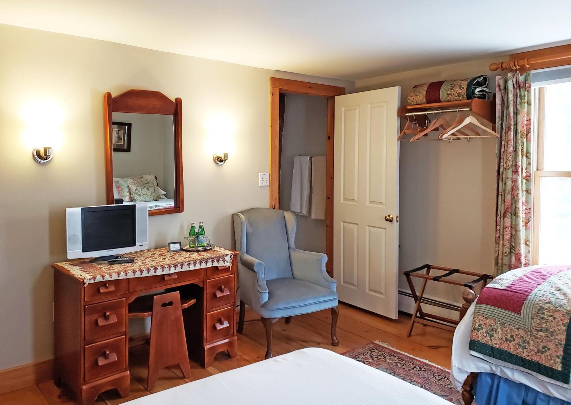 Highland Lake Inn Andover Habitación foto