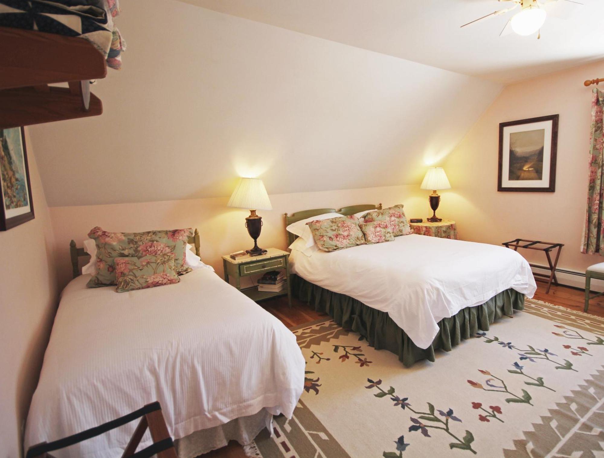 Highland Lake Inn Andover Habitación foto